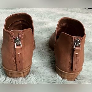 BP HEEL ZIP LOW HEELED BOOTS